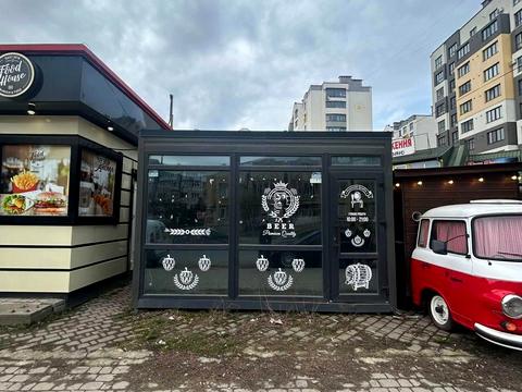 комерційна за адресою Олександра Довженка вул., 1