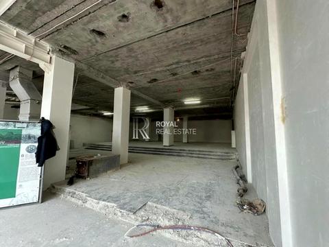 комерційна за адресою Хрещатик вул., 182