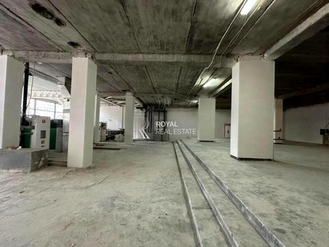 комерційна за адресою Хрещатик вул., 182