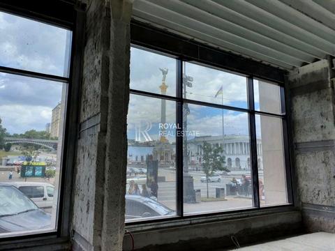 комерційна за адресою Хрещатик вул., 182