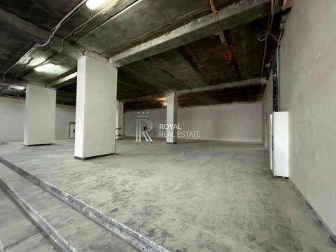 комерційна за адресою Хрещатик вул., 182