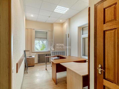 комерційна за адресою Саксаганського вул., 60