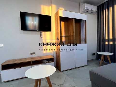 квартира за адресою Дніпровська набережна вул., 17-К
