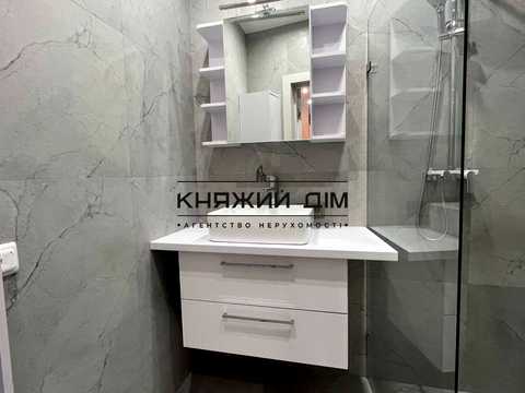 квартира за адресою Дніпровська набережна вул., 17-К
