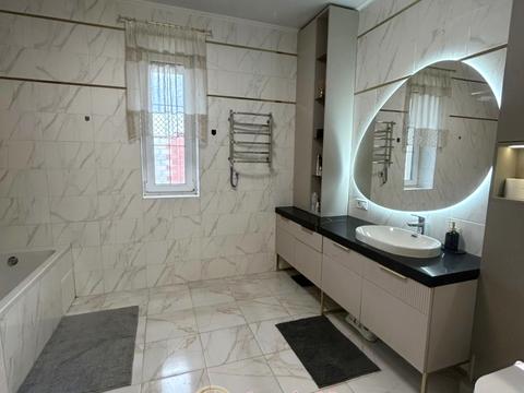 будинок за адресою Райдужна вул., 13