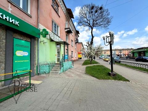 комерційна за адресою Винниченка вул., 6