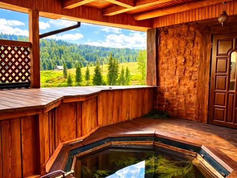 комерційна за адресою Джерельна вул., 1