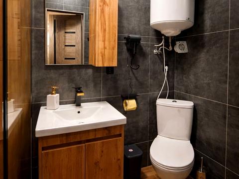 комерційна за адресою Джерельна вул., 1