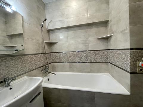 квартира по адресу Строителей ул., 28/15