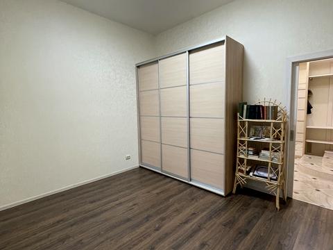 квартира по адресу Строителей ул., 28/15