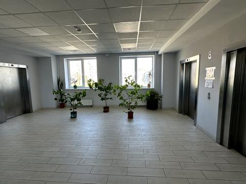комерційна за адресою майдан Незалежності пл., 2