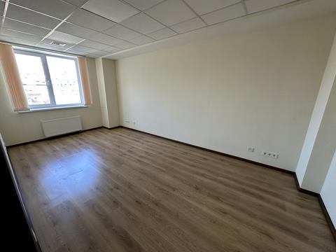 комерційна за адресою майдан Незалежності пл., 2