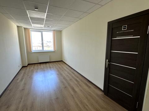 комерційна за адресою майдан Незалежності пл., 2
