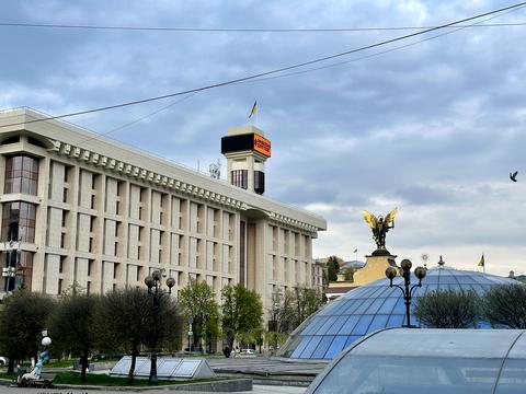 комерційна за адресою майдан Незалежності пл., 2