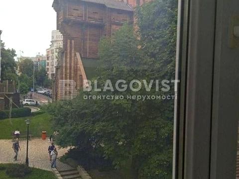 комерційна за адресою Лисенка вул., 1