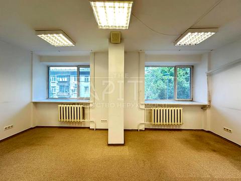 коммерческая по адресу Кловский спуск, 18