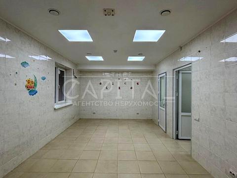 комерційна за адресою Оксамитова вул., 24
