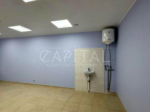 комерційна за адресою Оксамитова вул., 24