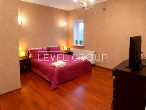 будинок за адресою Вишнева, 10