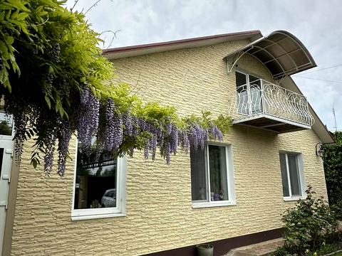 будинок за адресою Квітнева вул., 12