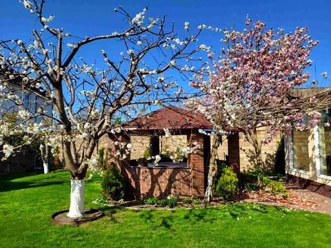 будинок за адресою Квітнева вул., 12