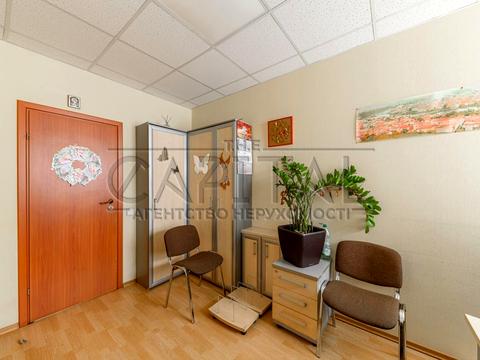 комерційна за адресою Саксаганського вул., 42