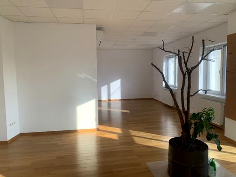комерційна за адресою Академіка Андрія Сахарова вул., 41