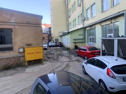 комерційна за адресою Академіка Андрія Сахарова вул., 41