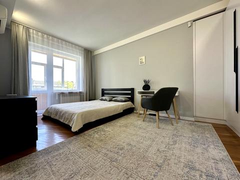 квартира за адресою Марії Приймаченко бульв. (Академіка Ліхачова), 7