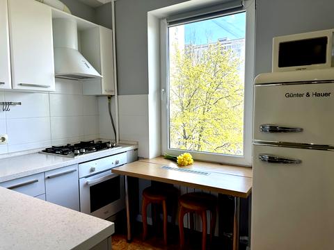 квартира за адресою Марії Приймаченко бульв. (Академіка Ліхачова), 7