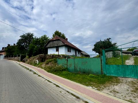 дом по адресу Центральна