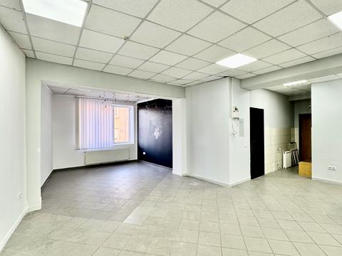 коммерческая по адресу Кардинала Любомира Гузара ул., 55