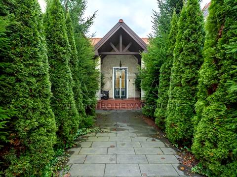 будинок за адресою Кленова