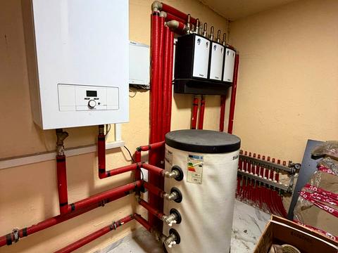 комерційна за адресою Володимира Івасюка вул., 76а