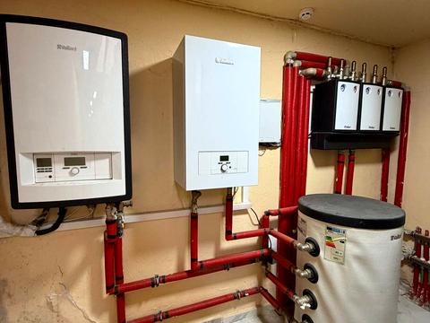 комерційна за адресою Володимира Івасюка вул., 76а