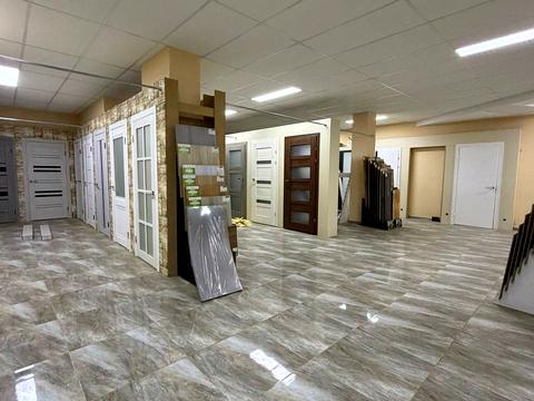 комерційна за адресою Володимира Івасюка вул., 76а