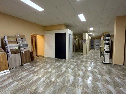 комерційна за адресою Володимира Івасюка вул., 76а