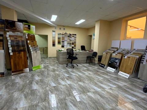 комерційна за адресою Володимира Івасюка вул., 76а