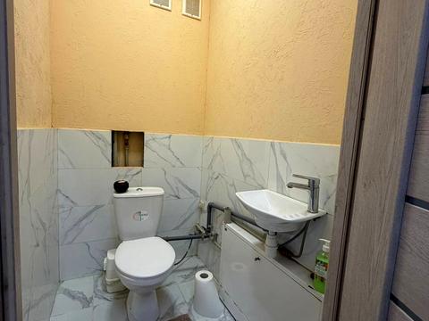 комерційна за адресою Володимира Івасюка вул., 76а