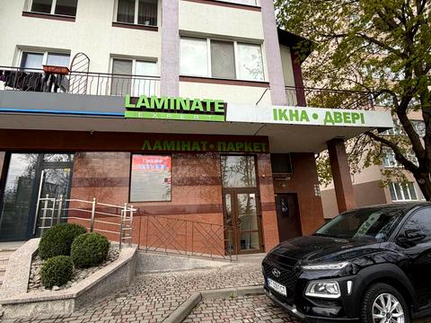 комерційна за адресою Володимира Івасюка вул., 76а