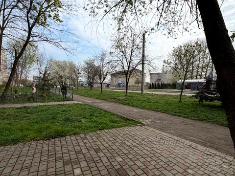 комерційна за адресою Володимира Івасюка вул., 76а