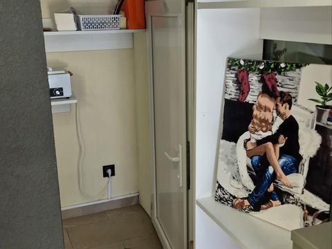 комерційна за адресою Радистів вул., 14