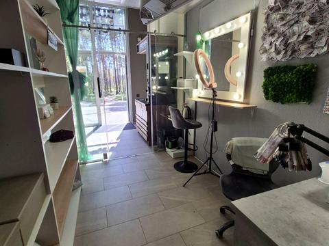 комерційна за адресою Радистів вул., 14