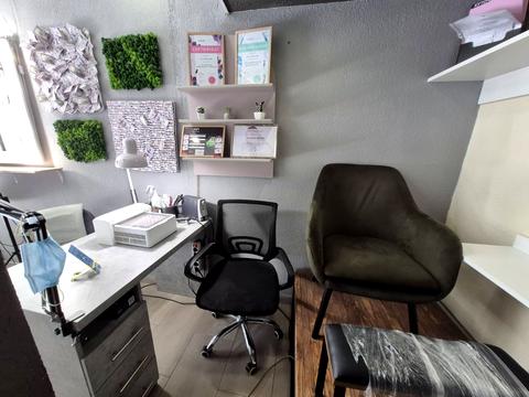 комерційна за адресою Радистів вул., 14