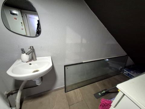 комерційна за адресою Радистів вул., 14