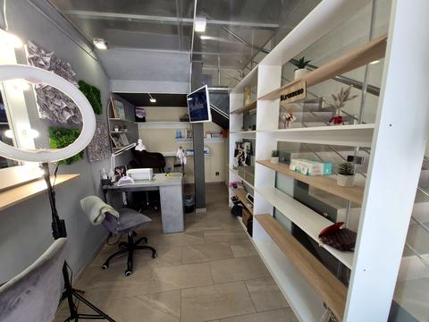 комерційна за адресою Радистів вул., 14