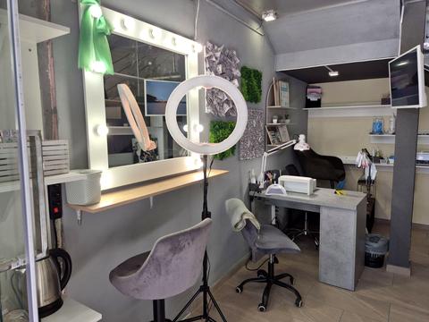 комерційна за адресою Радистів вул., 14