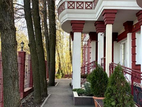 квартира за адресою Академіка Лебедєва вул., 1