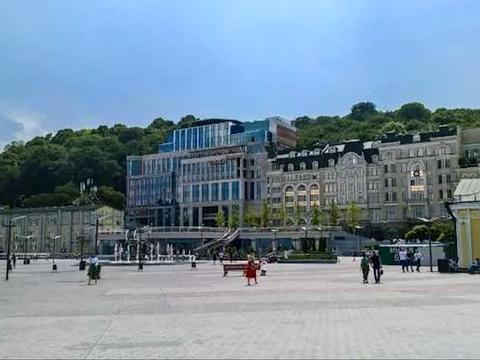 коммерческая по адресу Сагайдачного Петра ул., 111