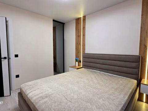 квартира за адресою Тролейбусна вул., 9-В